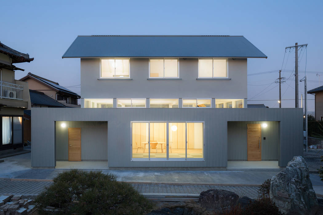 小笠の浮き家/floating house in Ogasa, 後藤周平建築設計事務所 後藤周平建築設計事務所 オリジナルな 家 金属 空,窓,植物,サイディング,ファサード,不動産,建物,商業ビル,屋根,アーバンデザイン