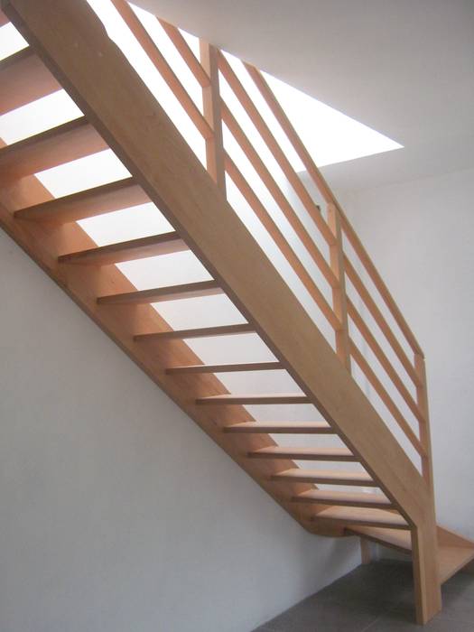 escalera de haya 1/4 de vuelta izq, L atelier L atelier Pasillos, vestíbulos y escaleras de estilo moderno