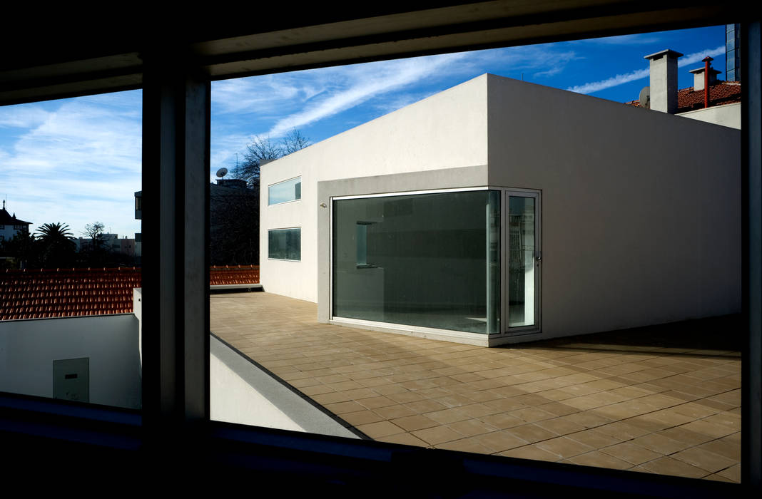 Terraço MANUEL CORREIA FERNANDES, ARQUITECTO E ASSOCIADOS Varandas, marquises e terraços modernos