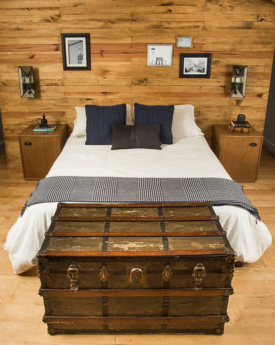 homify Industrial style bedroom Beds & headboards