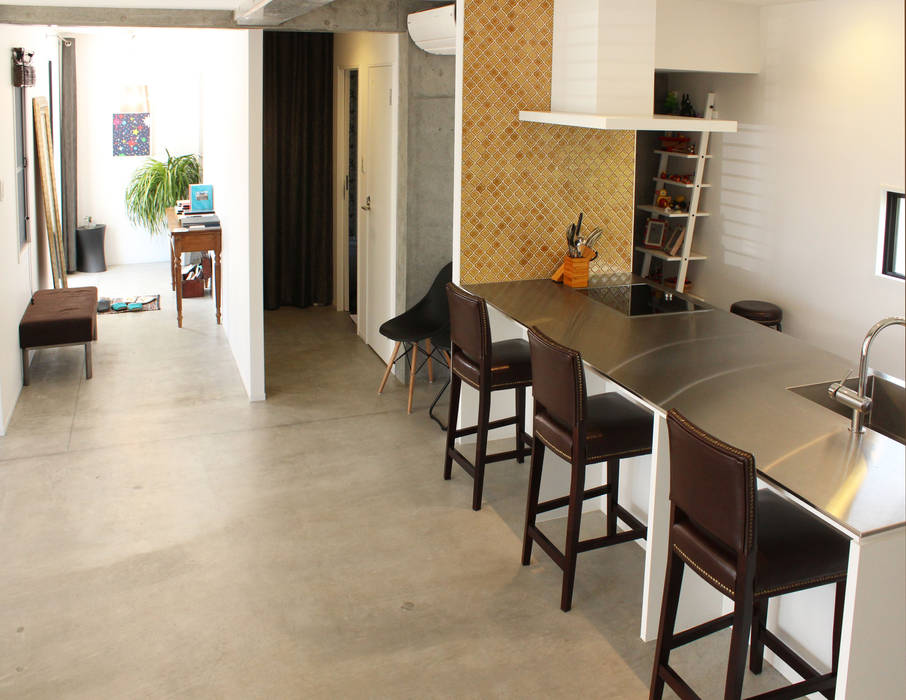 空間と質を兼ね備えたコンクリート住宅, 株式会社Linewood 株式会社Linewood モダンな キッチン