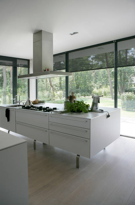 Woonhuis Bosch en Duin, Maas Architecten Maas Architecten Modern kitchen