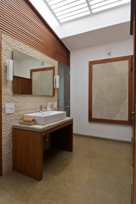 AA Villa, Atelier Design N Domain Atelier Design N Domain Modern bathroom Plumbing fixture,Property,Tap,Building,Fixture,Window,Sink,Bathroom,Wood,Mirror