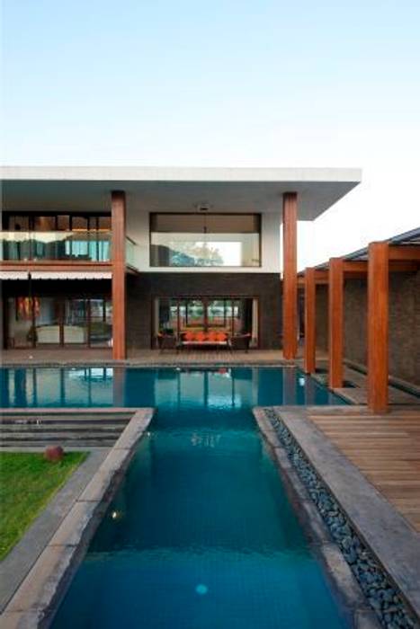 PA Villa , Atelier Design N Domain Atelier Design N Domain Modern pool Water,Sky,Daytime,Property,Swimming pool,Plant,Building,Window,Architecture,Shade