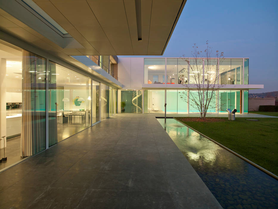 Le Cube Blanc, Luc Spits Architecture Luc Spits Architecture Balcones y terrazas modernos
