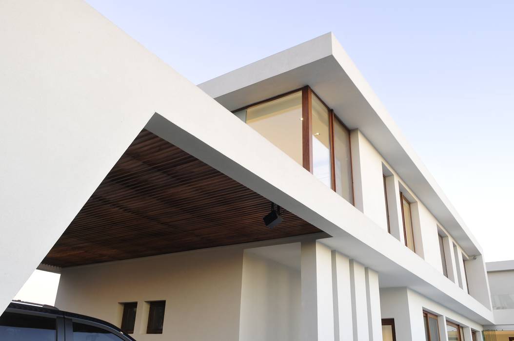 Ceiling wood detail Ramirez Arquitectura Paredes y pisos de estilo moderno Madera Acabado en madera