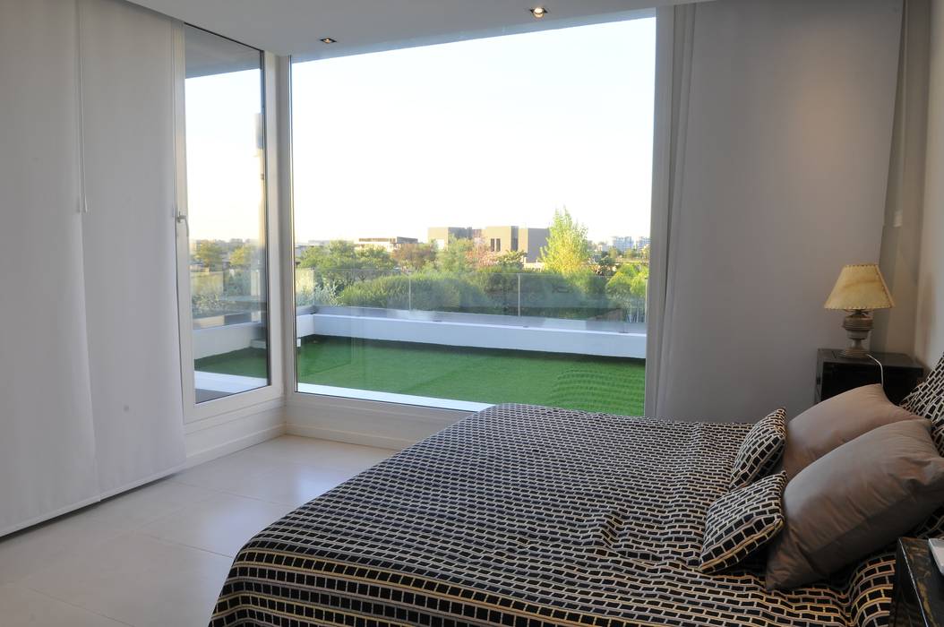 Master bedroom Ramirez Arquitectura Cuartos de estilo moderno