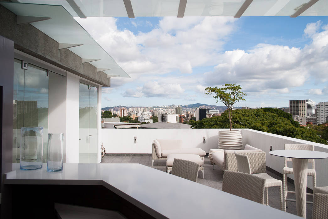 PH Castellana Real, VODO Arquitectos VODO Arquitectos Modern balcony, veranda & terrace