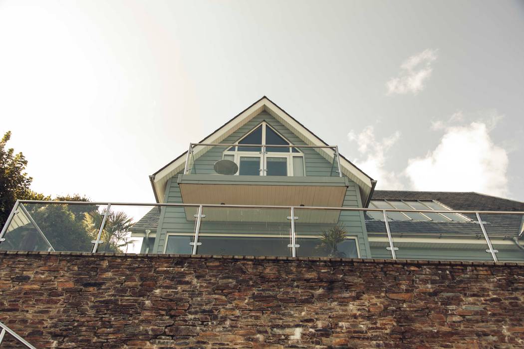 Driftwood House, Golant Laurence Associates Modern Terrace