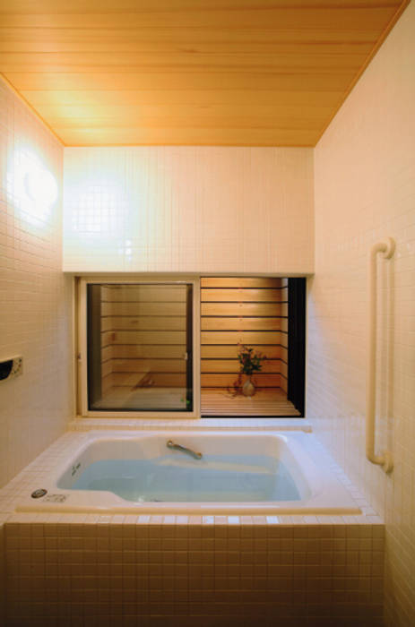 静岡の家 case004, 岩川アトリエ 岩川アトリエ オリジナルスタイルの お風呂 bathroom,浴室