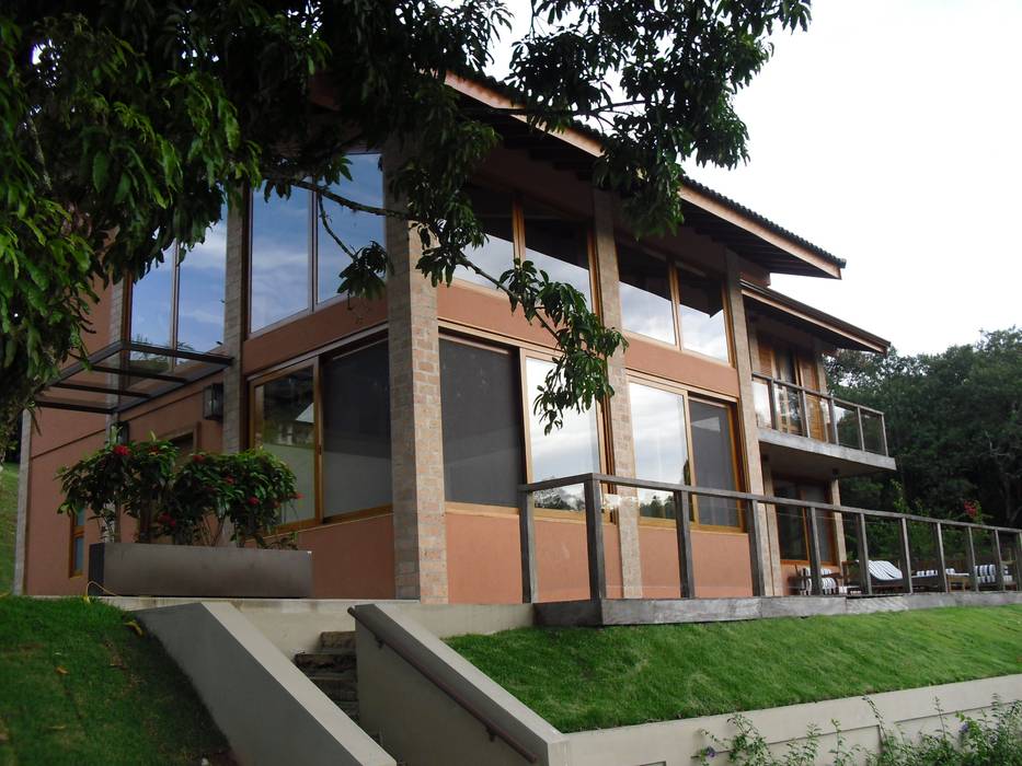 Casa de Campo em Atibaia, GATE Arquitetos Associados GATE Arquitetos Associados Casas campestres