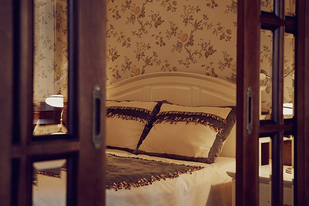 Квартира для ценителей петербургского стиля, Студия братьев Жилиных Студия братьев Жилиных Classic style bedroom