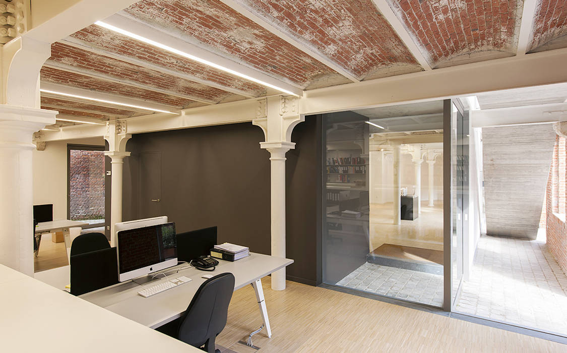 Verdick & Verdickt - Antwerp - Bélgica, iduna iduna Modern style study/office Cupboards & shelving