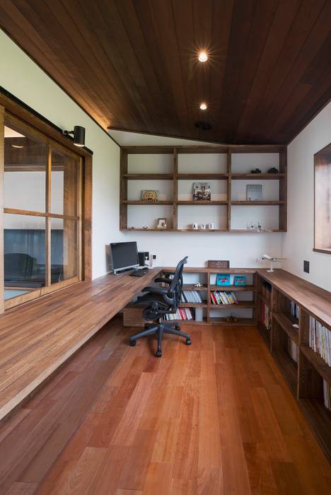 藤井下組の家, 空間設計室/kukanarchi 空間設計室/kukanarchi オリジナルデザインの 書斎 机