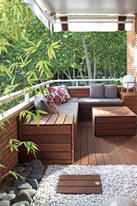 New construction of a terrace in Pedralbes, Barcelona homify Patios & Decks