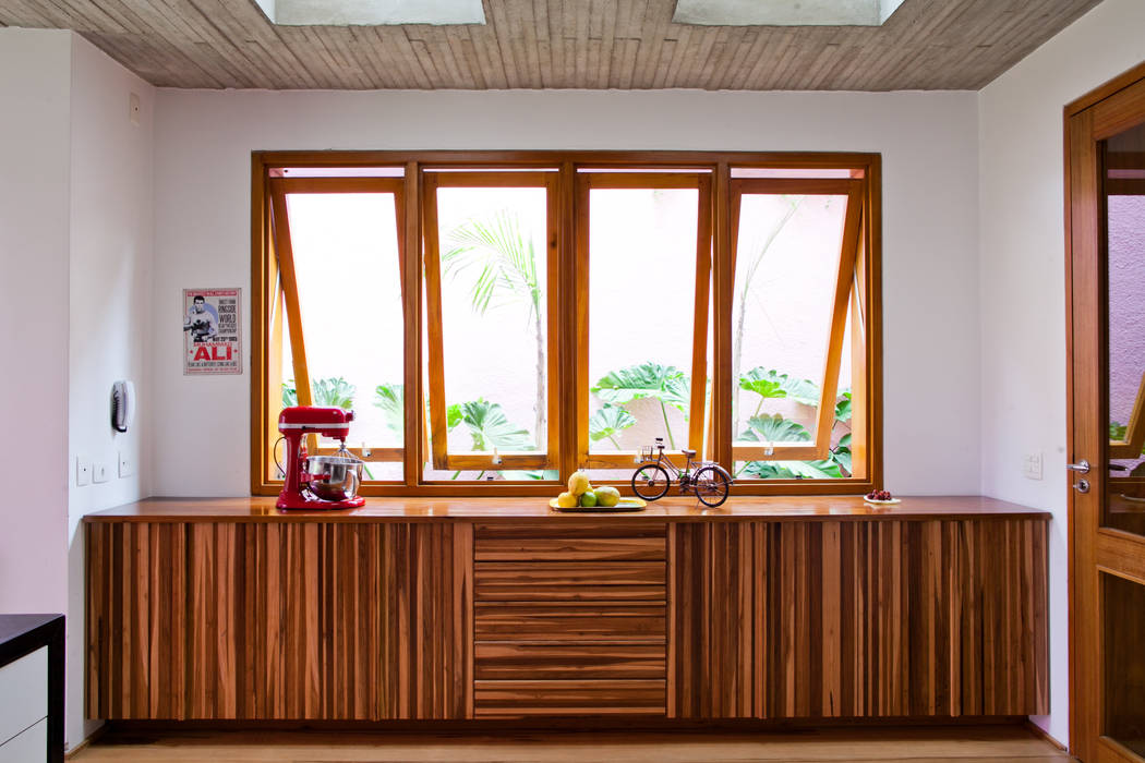 Casa Nando Reis, Estúdio Paulo Alves Estúdio Paulo Alves Modern style kitchen