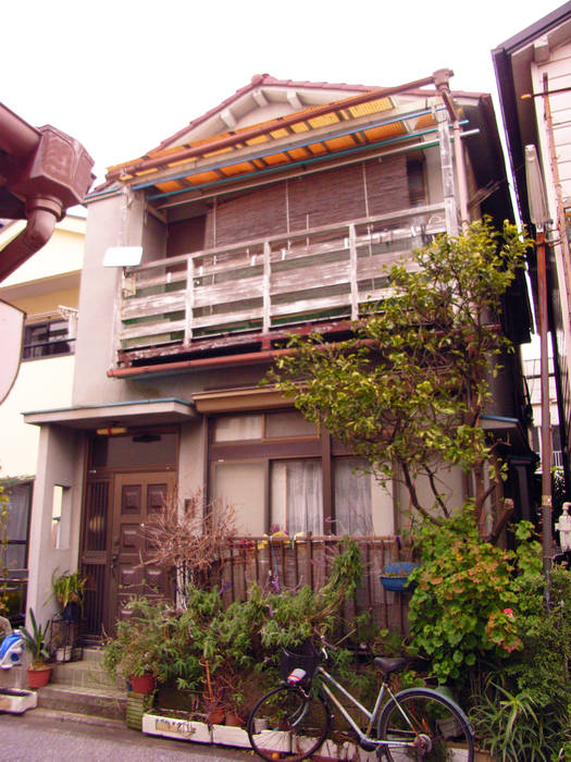 葛飾の住宅, ㈱姫松建築設計事務所: ㈱姫松建築設計事務所が手掛けた現代のです。,モダン