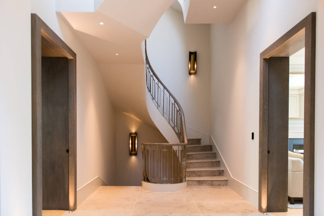 ​Staircase at Bedford Gardens house. Nash Baker Architects Ltd Modern corridor, hallway & stairs Stone