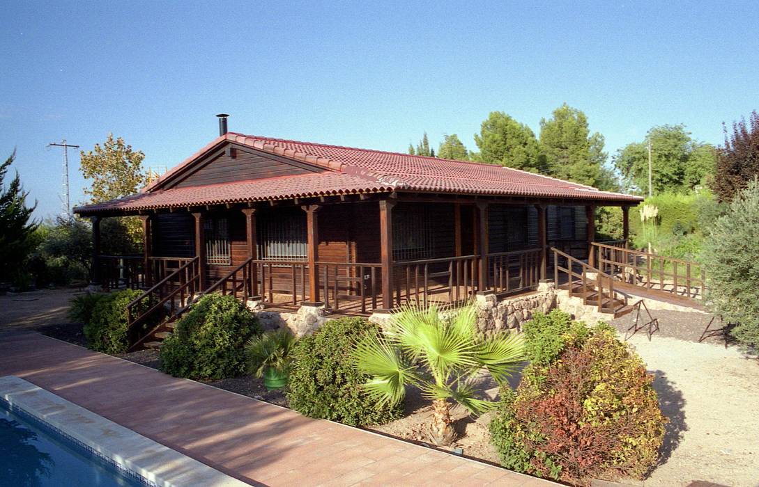 homify Casas de estilo rústico Madera Acabado en madera