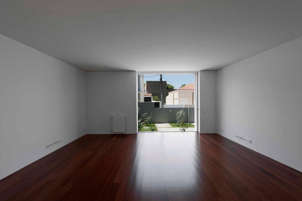 Casa em Matosinhos II, Jorge Domingues Arquitectos Jorge Domingues Arquitectos ห้องนั่งเล่น