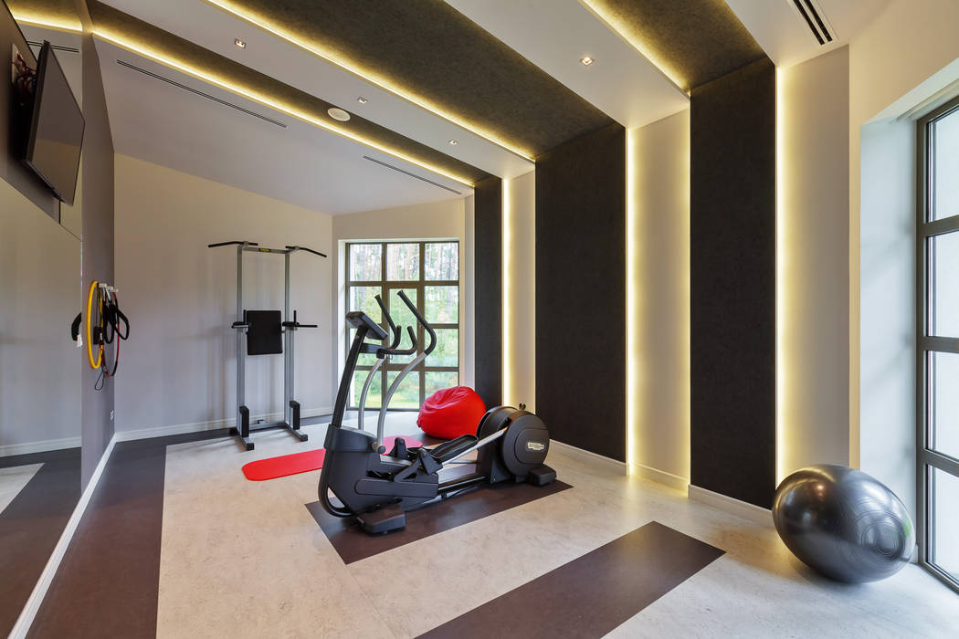 Gym tugging office retro