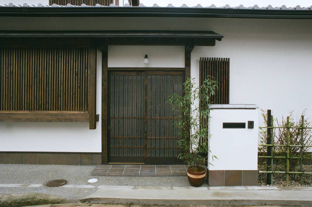 住み継がれていく昭和の住まい, kOGA建築設計室 kOGA建築設計室 Asiatische Fenster & Türen