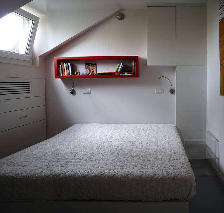 Loft Parco Nomentano - Roma, in&outsidesign in&outsidesign Modern Bedroom