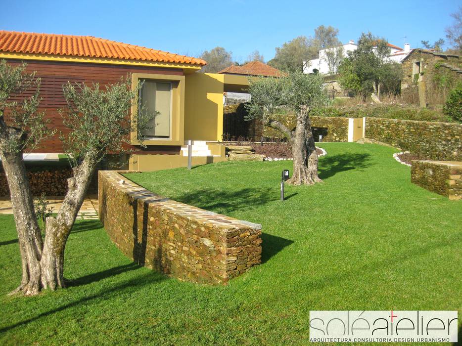 Casa de DÉM, Caminha, SOLE ATELIER, LDA SOLE ATELIER, LDA Rustic style house