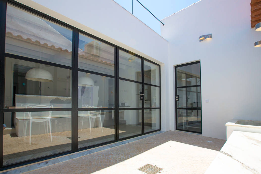 homify Puertas y ventanas industriales Metal