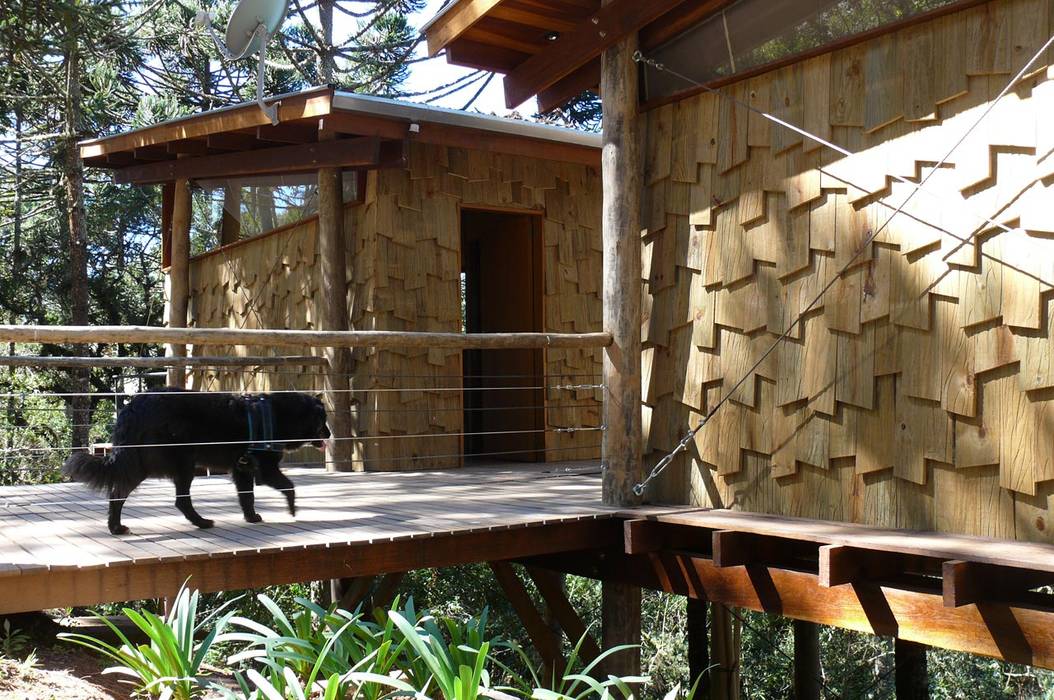 Casa Dois Casais, Cabana Arquitetos Cabana Arquitetos منازل خشب Wood effect