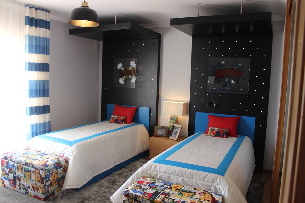 Quartos de meninos "Marvel Theme" by Andreia Louraço Design e Interiores Andreia Louraço - Designer de Interiores e Exteriores (Email: atelier.andreialouraco@gmail.com) Quartos de criança modernos Madeira Acabamento em madeira Mobiliário,Propriedade,Prédio,Conforto,Azure,Armação de cama,Têxtil,Cama,Iluminação,Design de interiores