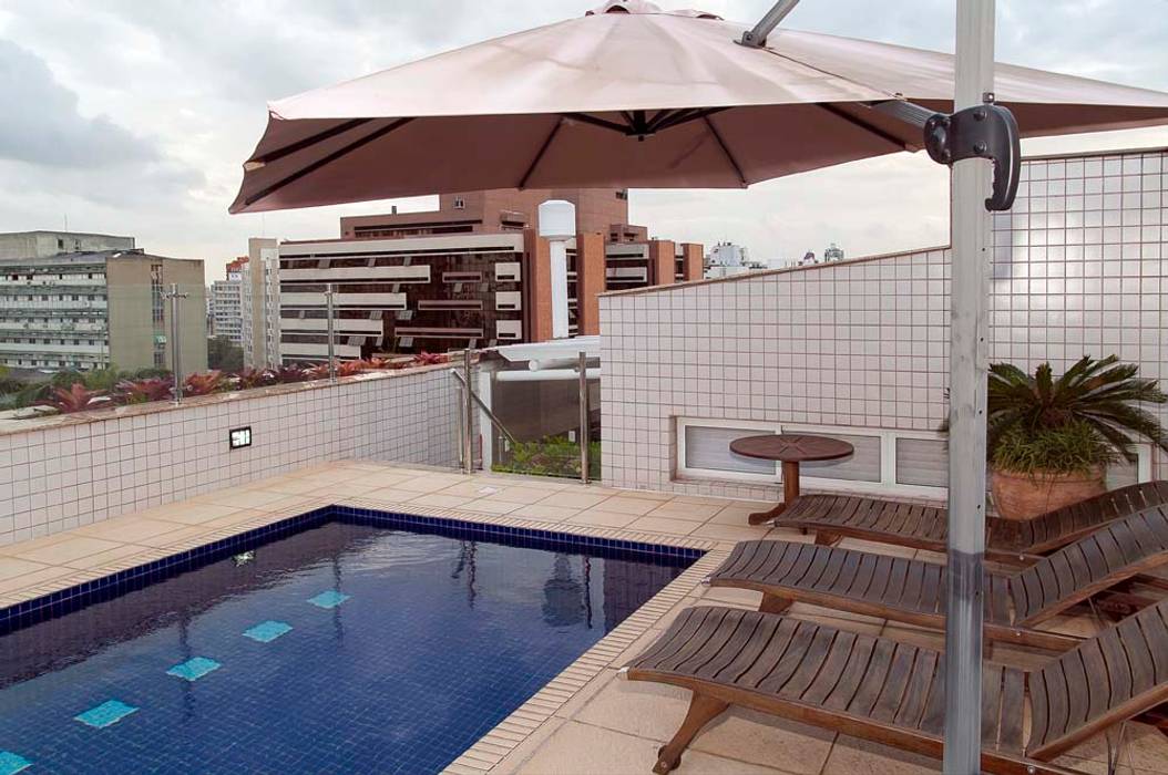 Piscina homify Varandas, marquises e terraços modernos