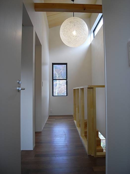 六合村（くにむら）の家, Unico design一級建築士事務所 Unico design一級建築士事務所 Eclectic style corridor, hallway & stairs