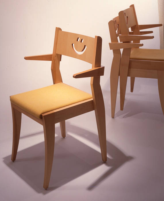 Peace chair Guen BERTHEAU-SUZUKI Co.,Ltd. モダンデザインの ダイニング 椅子＆ベンチ