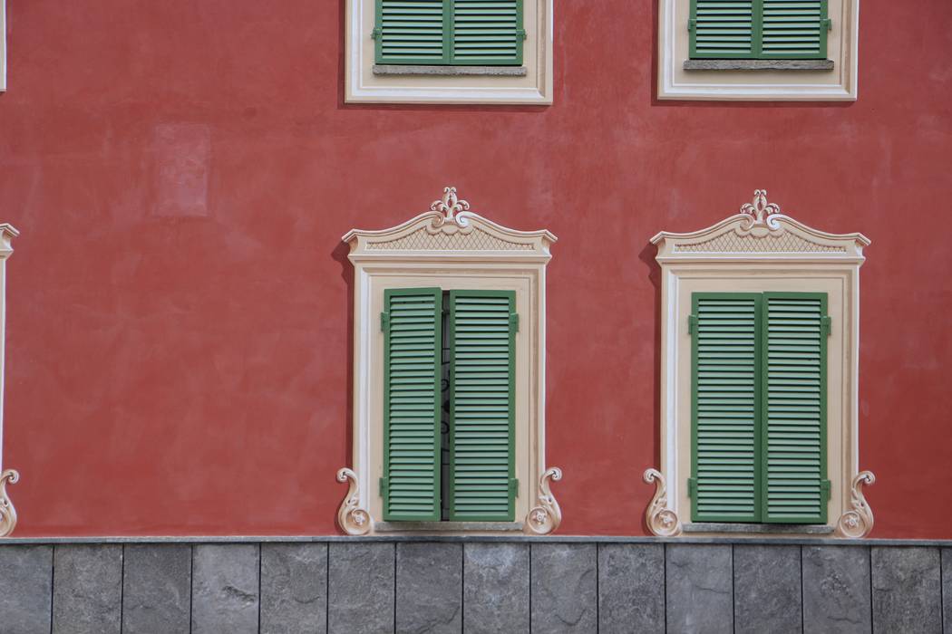 Un tuffo nel passato, Colori nel Tempo - decorazioni pittoriche Colori nel Tempo - decorazioni pittoriche Klassische Fenster & Türen Beige Fensterdekoration