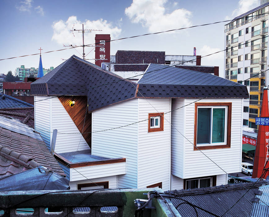 25.7House, 국민대학교 국민대학교 Casas estilo moderno: ideas, arquitectura e imágenes