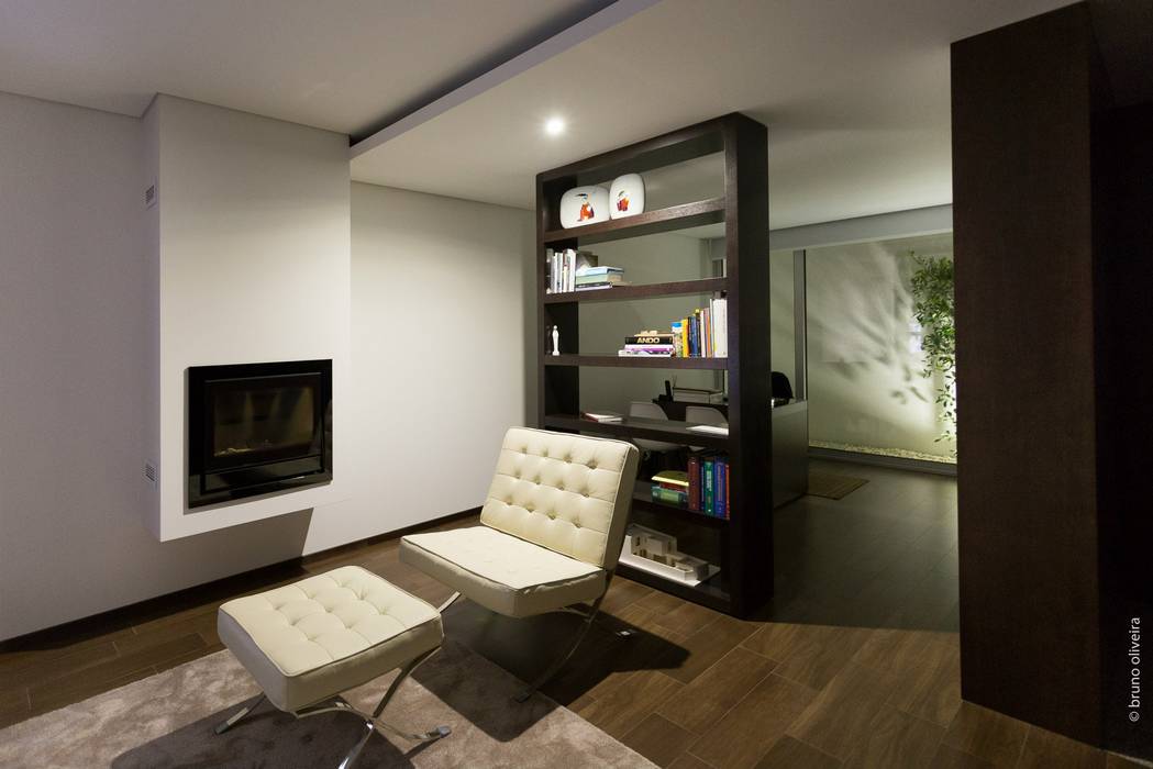 house 116 bo | bruno oliveira, arquitectura Modern Living Room Ceramic Brown