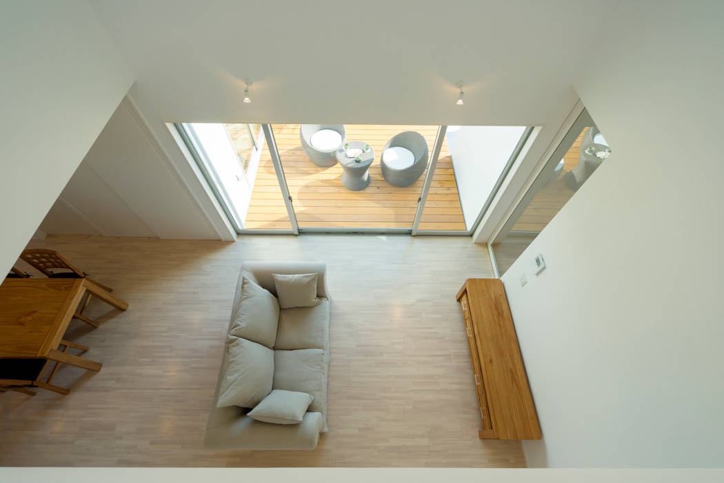 囲い庭の家 吹き抜け フォーレストデザイン一級建築士事務所 Homify