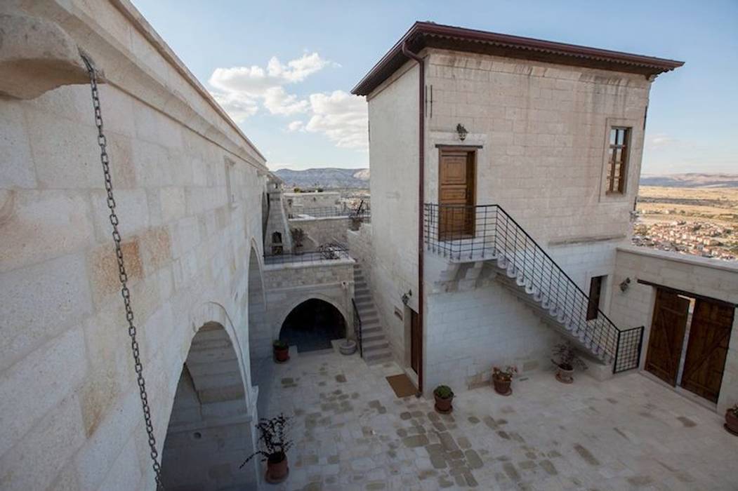 Kuşçular Konağı Öncesi Ve Sonrası, Kayakapi Premium Caves - Cappadocia Kayakapi Premium Caves - Cappadocia Rustik Balkon, Veranda & Teras