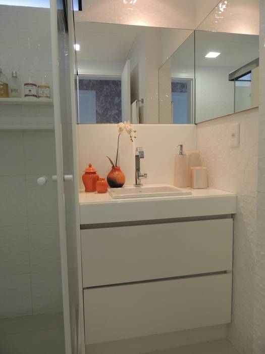 Um apartamento cheio de estilo, CRAFT ARQUITETURA CRAFT ARQUITETURA Modern bathroom Fittings