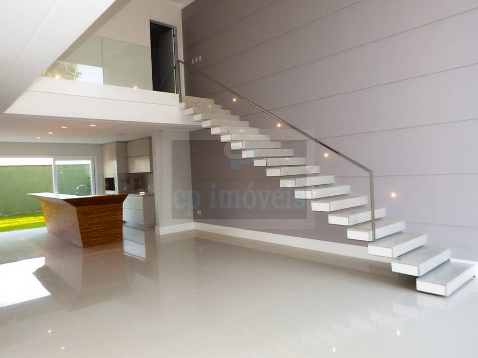 Casa J1, Cipriani Arquitetura e Construção Cipriani Arquitetura e Construção Minimalist corridor, hallway & stairs