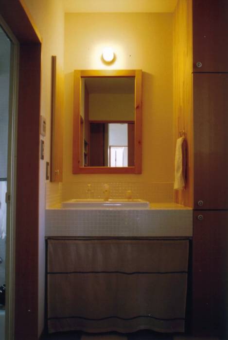 九間町の家, 株式会社 atelier waon 株式会社 atelier waon Modern Bathroom