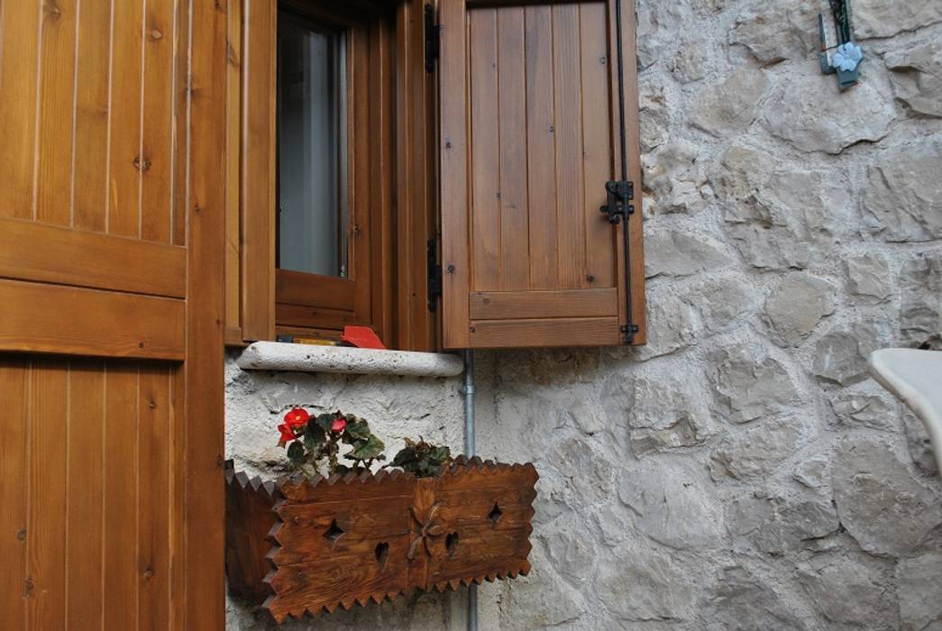 Immobile di pregio, originale nei dettagli, immobiliare sublacense immobiliare sublacense Rustic style house Stone