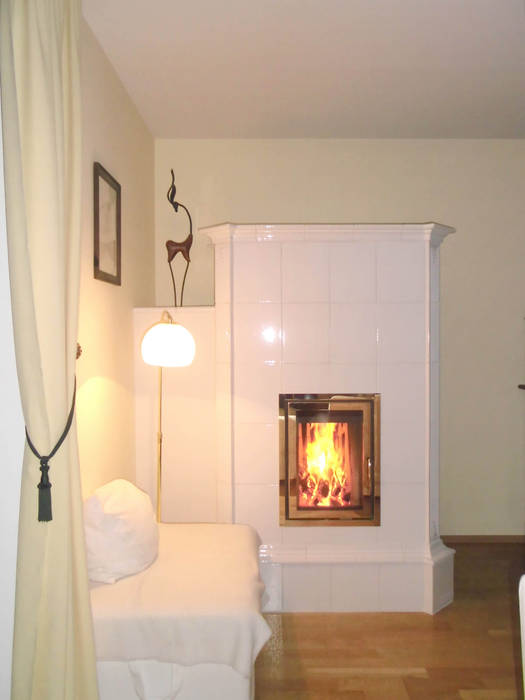 Feuerstättenprojekte, Ofen & Kaminbau Wolfgang Parnow Ofen & Kaminbau Wolfgang Parnow Classic style living room Fireplaces & accessories