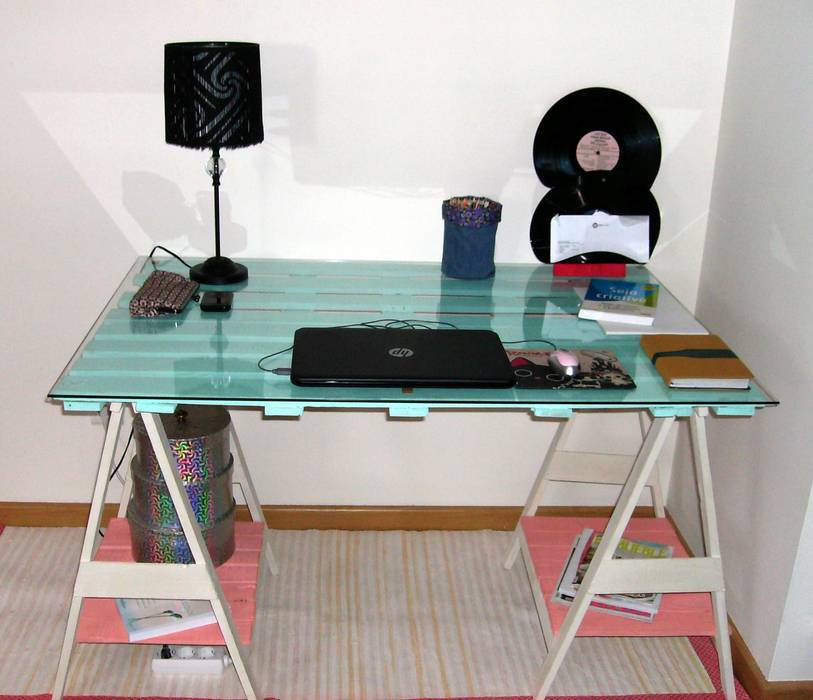 Secretária com Madeira de Paletes, Armazém 9 Armazém 9 Study/office Solid Wood Multicolored Desks