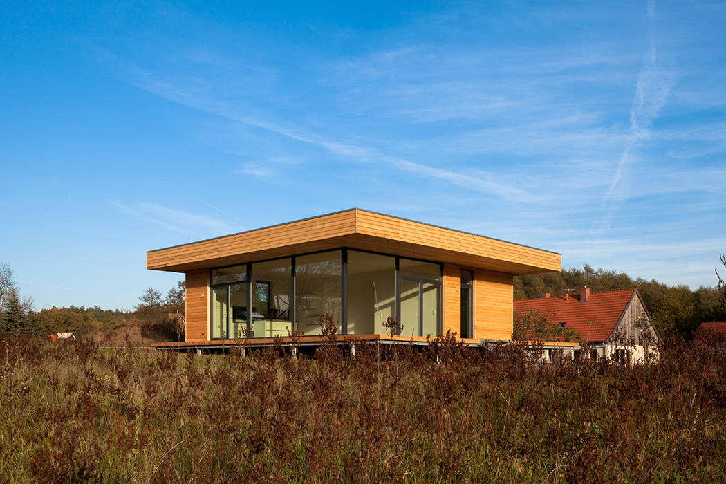 Haus W, Peter Ruge Architekten GmbH Peter Ruge Architekten GmbH Moderne Häuser Himmel,Wolke,Gebäude,Pflanze,Pflanzengemeinschaft,Ökoregion,Haus,Fenster,Grundstück,Holz