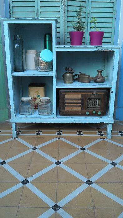 ALACENA/REPISA INTERVENIDA, Muebles eran los de antes - Buenos Aires Muebles eran los de antes - Buenos Aires Kitchen Solid Wood Multicolored Cabinets & shelves