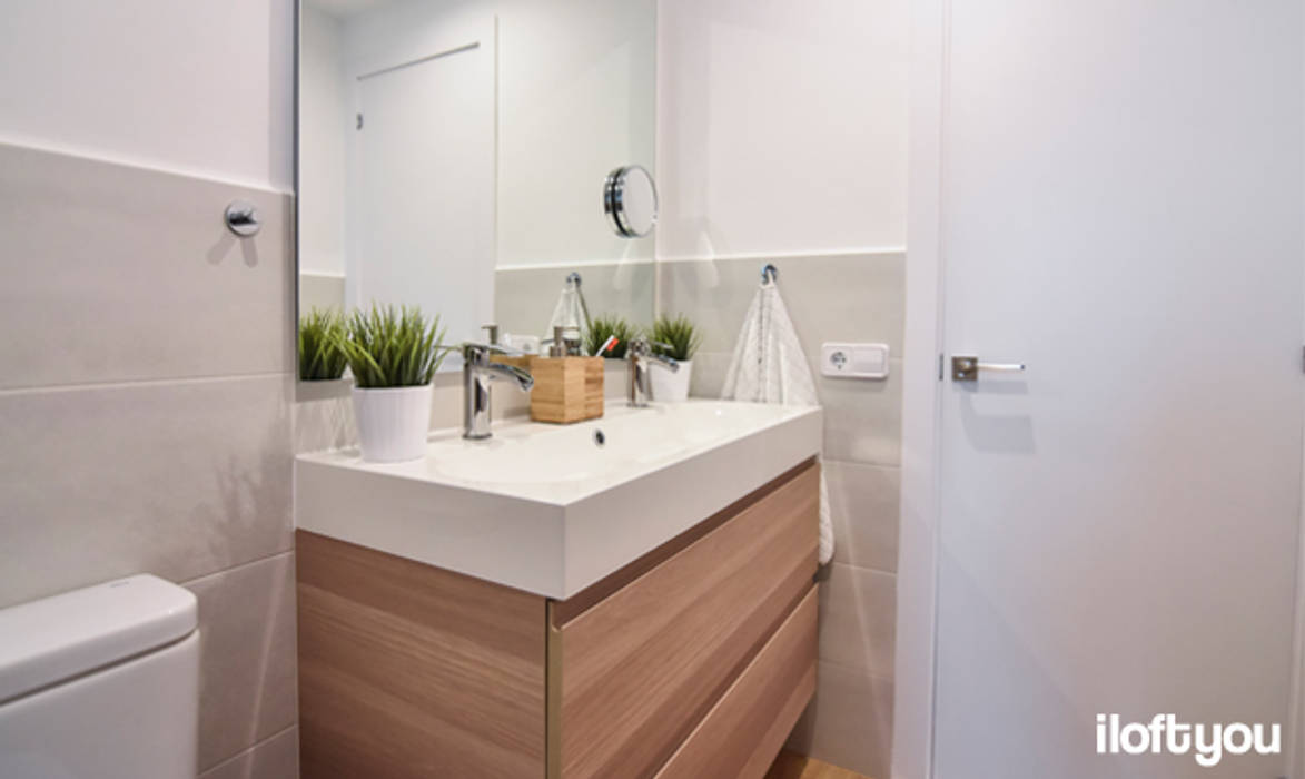 ¡Nuestro pequeño apartamento se convirtió en un lujoso hogar!, iloftyou iloftyou Modern Bathroom Storage