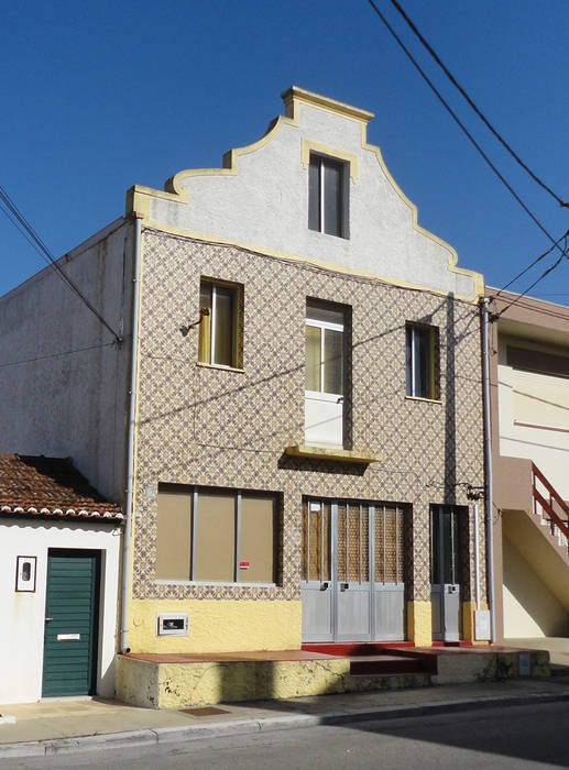 Casa das riscas brancas, GAAPE - ARQUITECTURA, PLANEAMENTO E ENGENHARIA, LDA GAAPE - ARQUITECTURA, PLANEAMENTO E ENGENHARIA, LDA