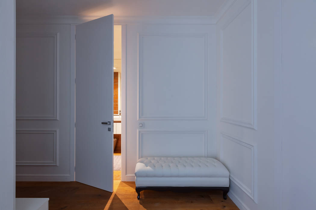 Минималистичная квартира , YOUSUPOVA YOUSUPOVA Коридор, прихожая и лестница в стиле минимализм